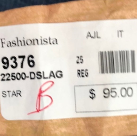 !IT Straight Leg/ Mid/High Rise Light Wash Jeans Size 32 Euc - Picture 11 of 11